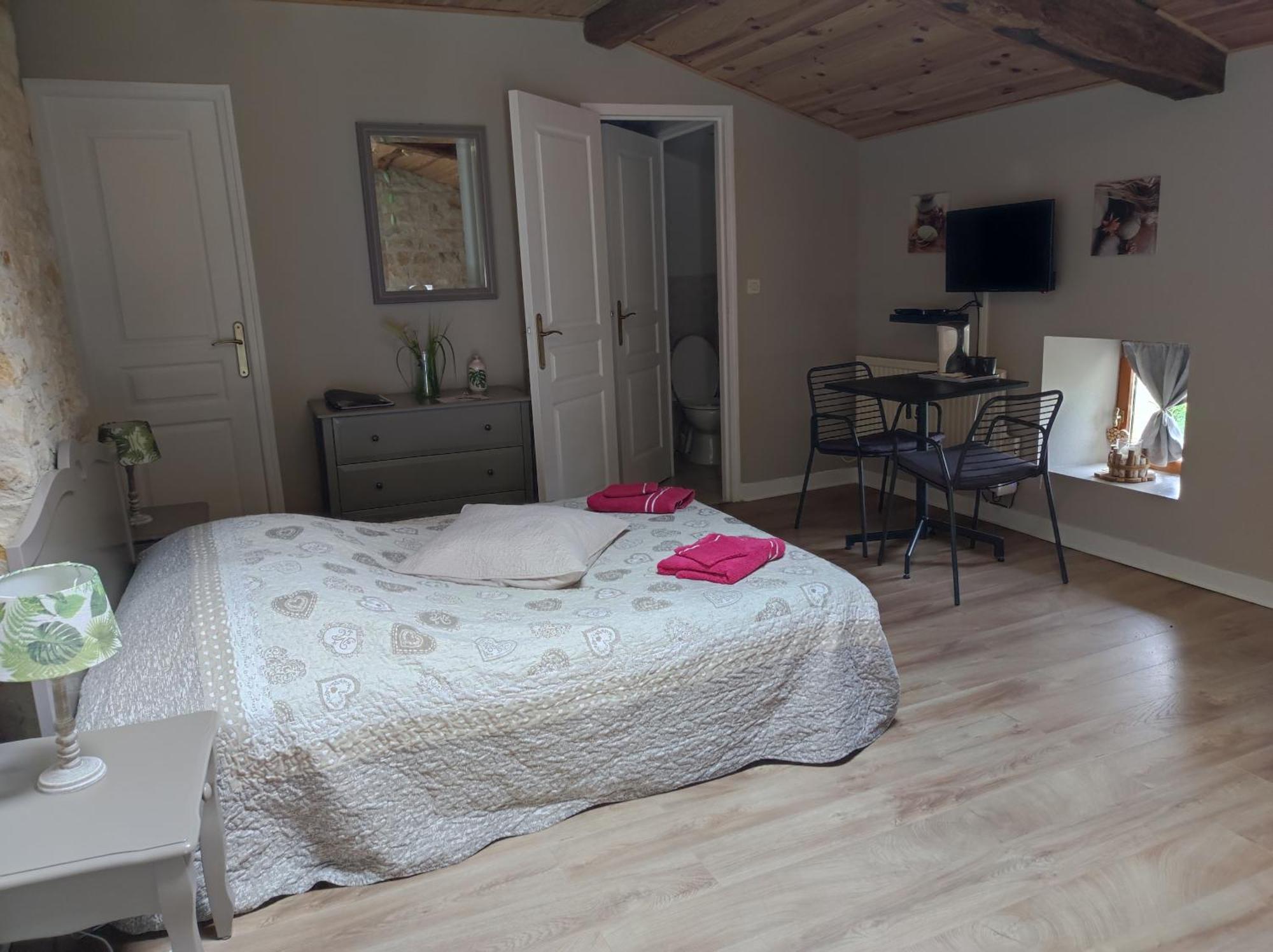 Bed and Breakfast Les Chenets Chenay  Экстерьер фото