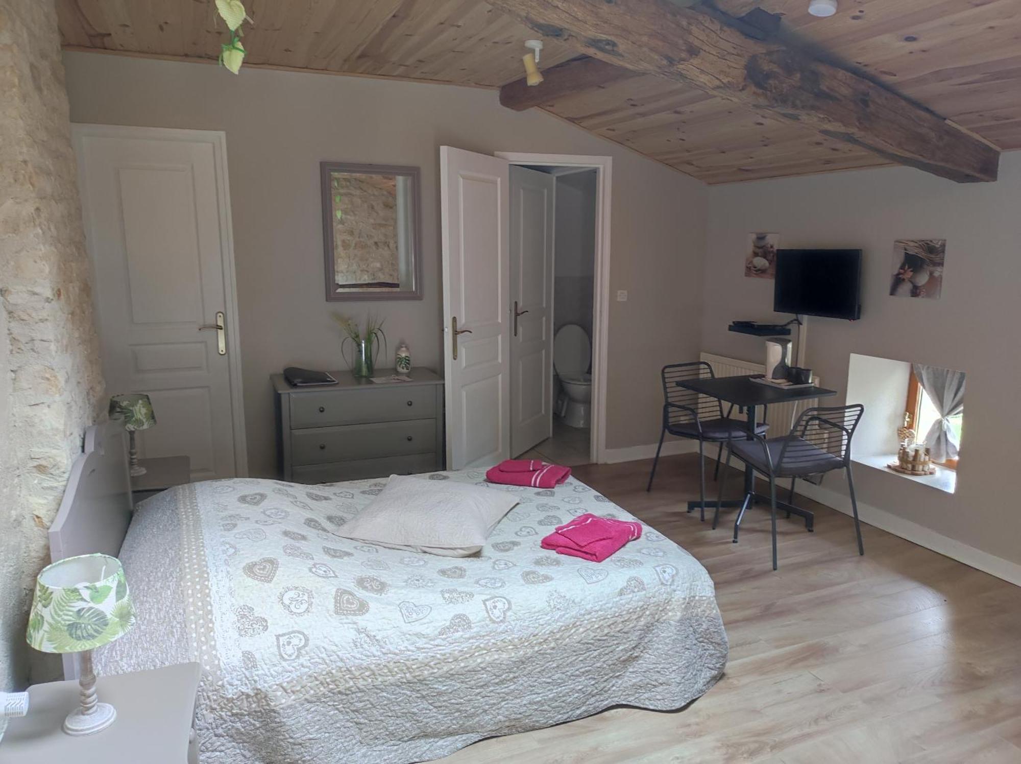Bed and Breakfast Les Chenets Chenay  Экстерьер фото