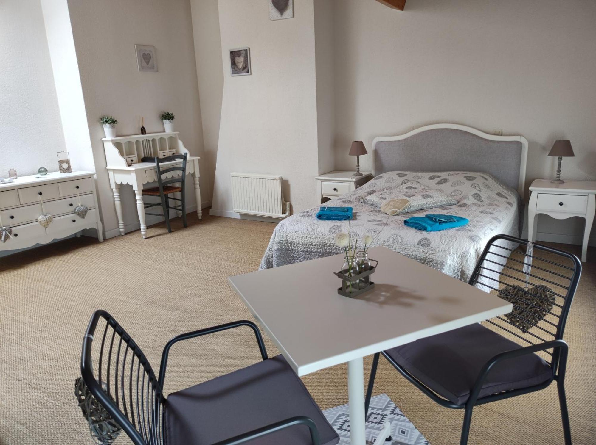 Bed and Breakfast Les Chenets Chenay  Экстерьер фото